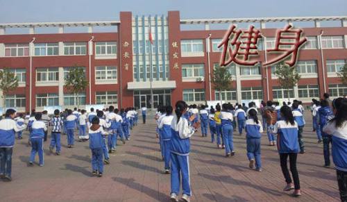 如何从篮球表演赛中学到实用的防守技巧_2